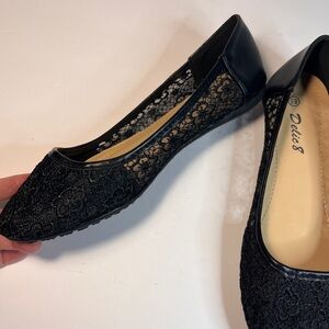 Black Lace Flats with Rounded Toe